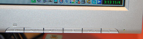 Control buttons on Samsung SyncMaster 913N monitor