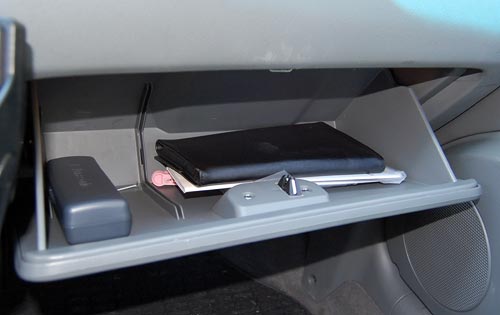 Glove compartment in Chevrolet Optra, sans divider