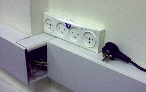 More disempowered power sockets 21