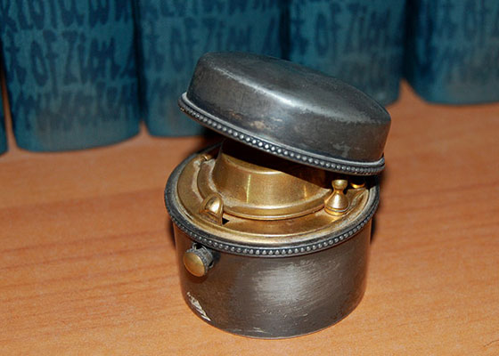 A virtual Cabinet of Curiosities 51