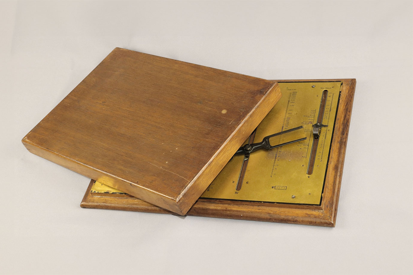 Bloch’s Gewicht-schnellrechner with cover