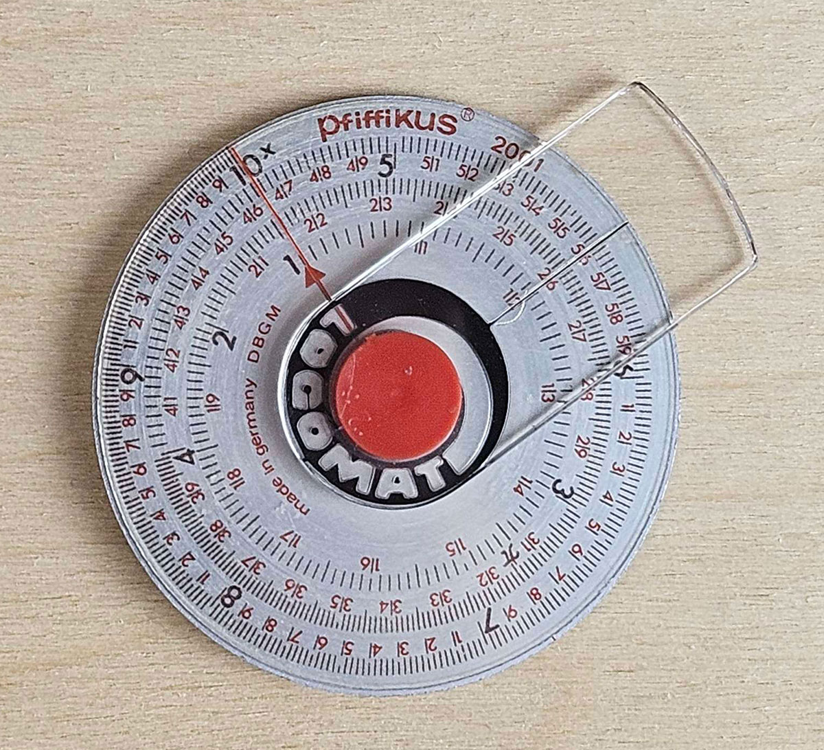 The Logomat Pfiffikus 2001 slide rule - calculation example